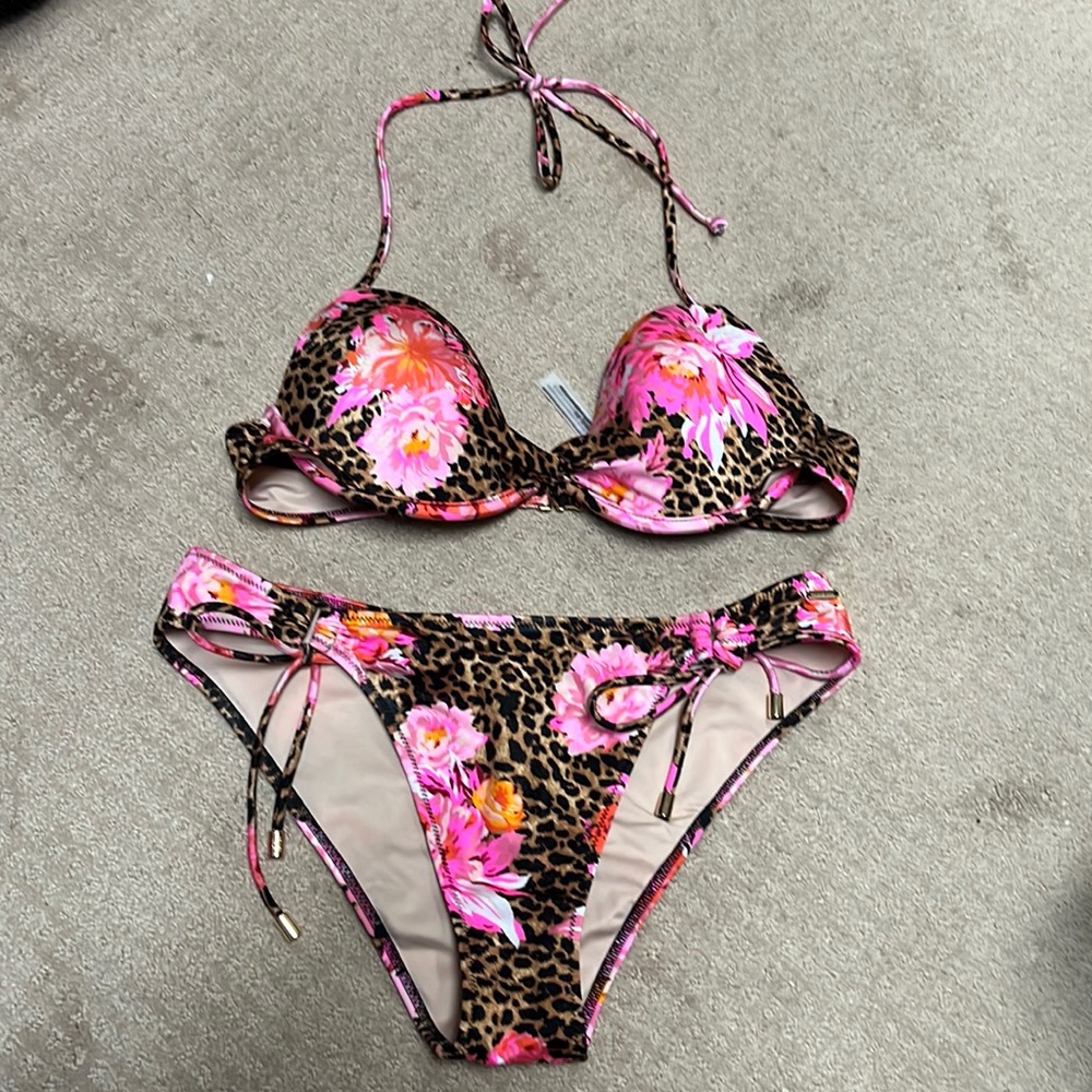 NWOT Victoria’s Secret 2 piece bathing suit